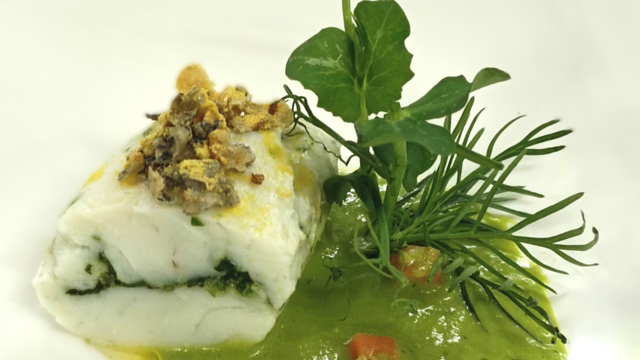 Aromatische zeebrasemfilet in erwtencrème