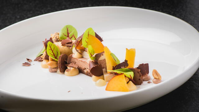 Nectarine, chocolade en yuzu