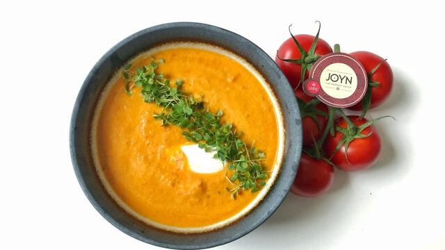 Tomato ginger soup with RucolaCress