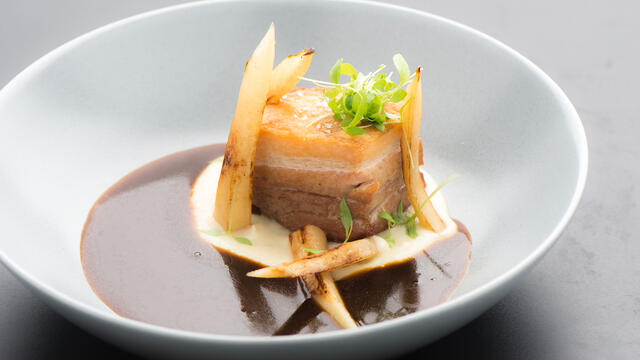 Pork belly with cream of parsley root