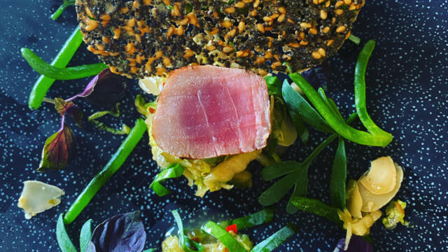 Seared peppered tuna with oriental salad