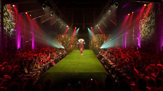 Yuri&Pim - Food Floral Fashion Show in beeld